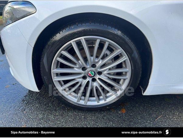 Alfa Romeo Giulia 2.2 AT8 140 kW image number 14