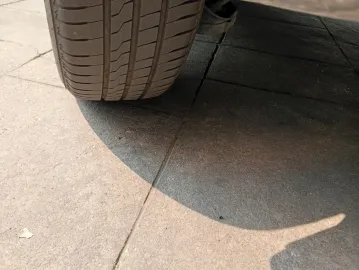 Car image 35