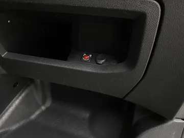 Car image 36