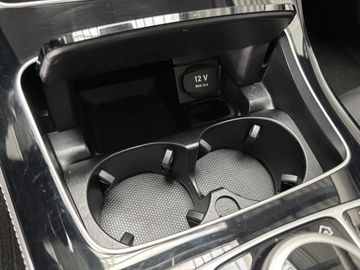 Car image 33