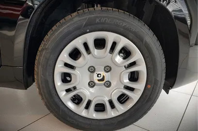 Car image 10