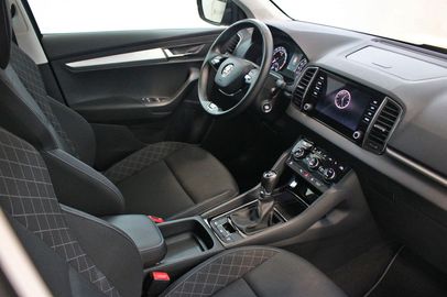 Car image 11