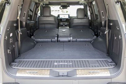 Car image 32
