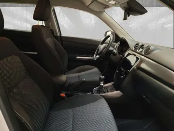 Car image 15