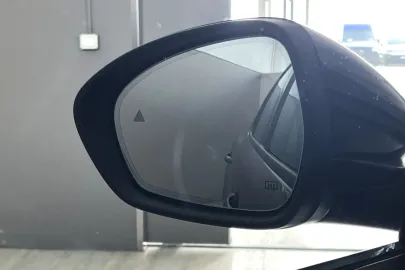 Car image 36