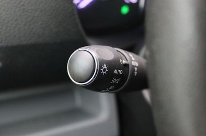 Car image 38