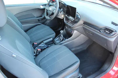 Car image 16