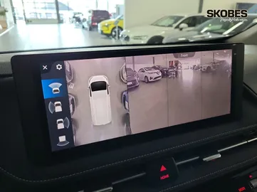 Car image 20