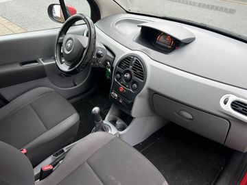 Car image 9