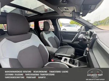 Car image 30
