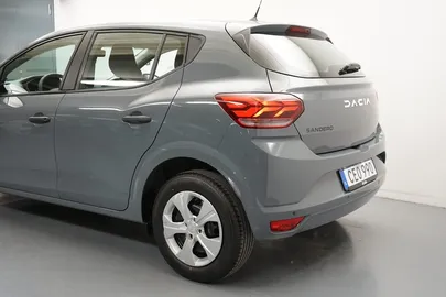 Car image 2