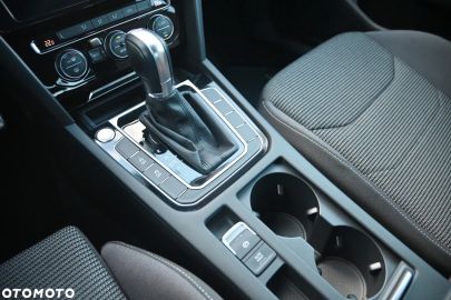 Car image 37