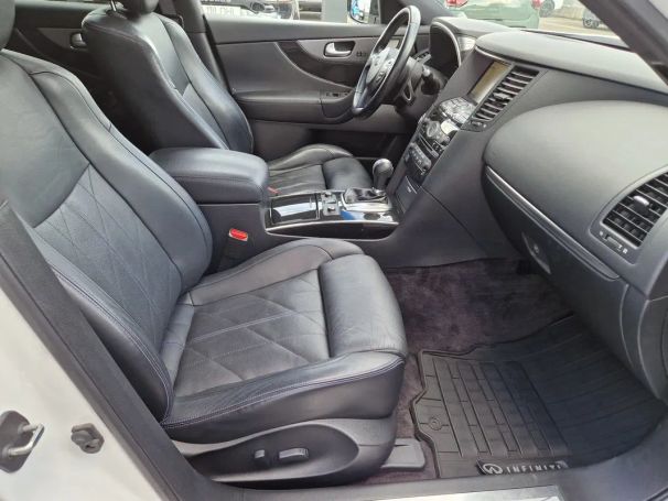 Infiniti QX70 175 kW image number 23