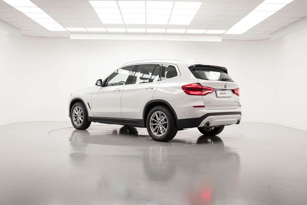 BMW X3 xDrive20d Advantage 140 kW image number 3