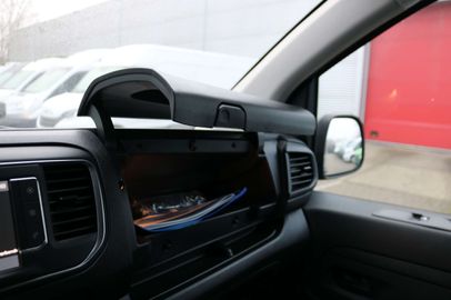 Car image 37