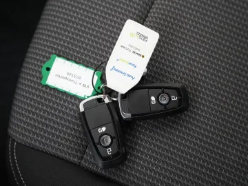 Car image 38