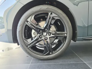 Car image 31