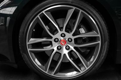 Car image 31