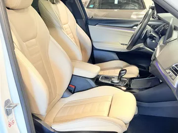 Car image 45