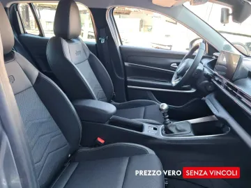 Car image 25