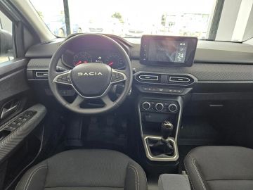 Car image 13