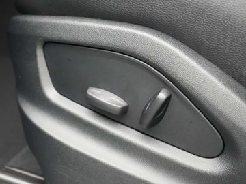 Car image 37