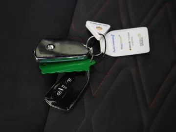 Car image 43