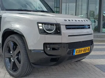 Car image 36
