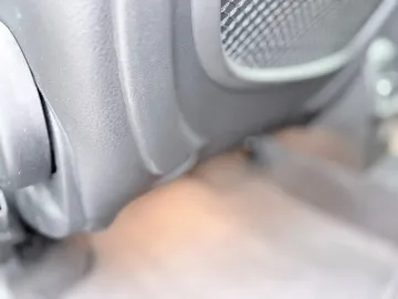 Car image 36