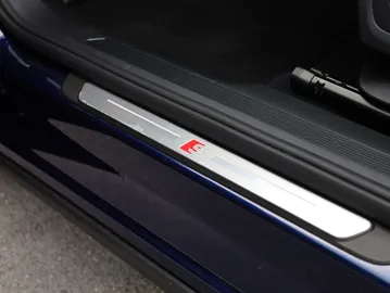 Car image 38