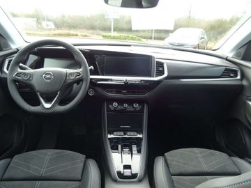 Car image 26