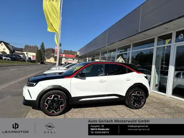 Car image 4