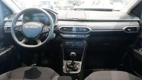 Car image 31