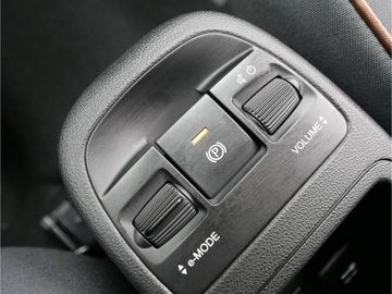 Car image 32