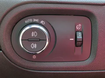Car image 38
