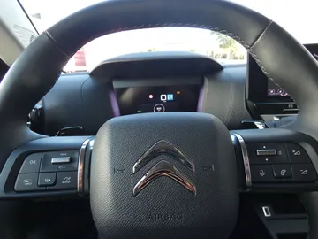 Car image 40