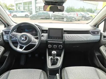Car image 15