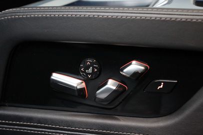 Car image 33