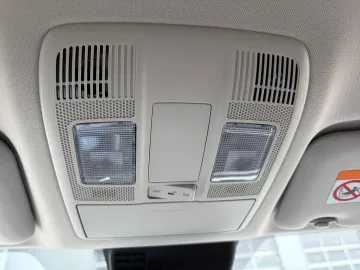 Car image 33