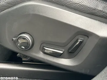 Car image 34