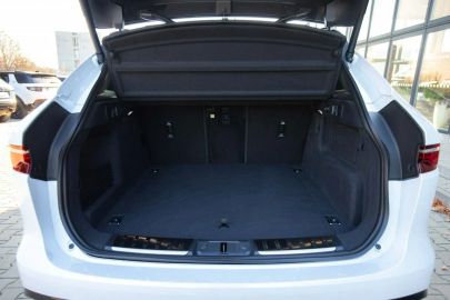 Car image 33