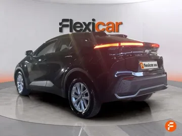 Car image 5