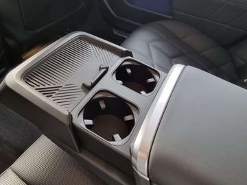 Car image 36