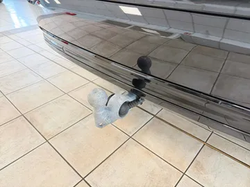 Car image 35