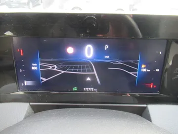 Car image 30
