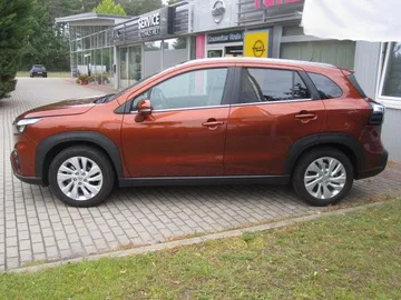 Car image 4