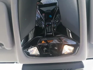 Car image 28