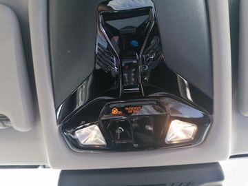 Car image 28