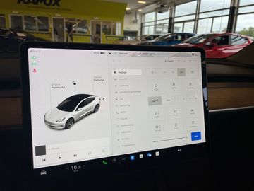 Car image 26