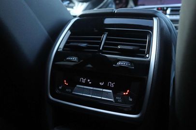 Car image 41